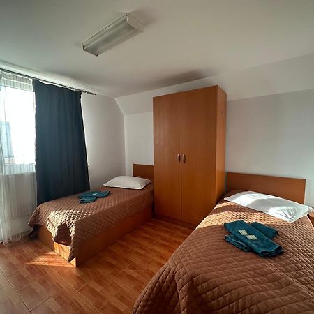 Casa Rustic Cazare Питещ Екстериор снимка