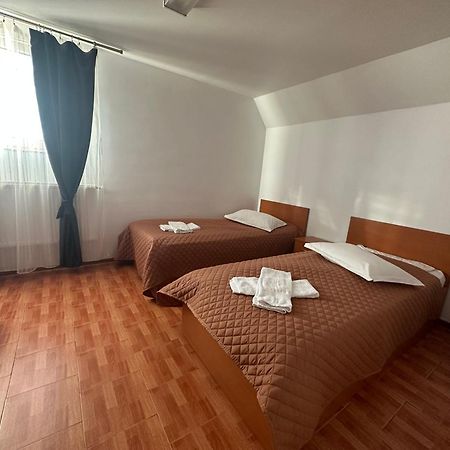 Casa Rustic Cazare Питещ Екстериор снимка
