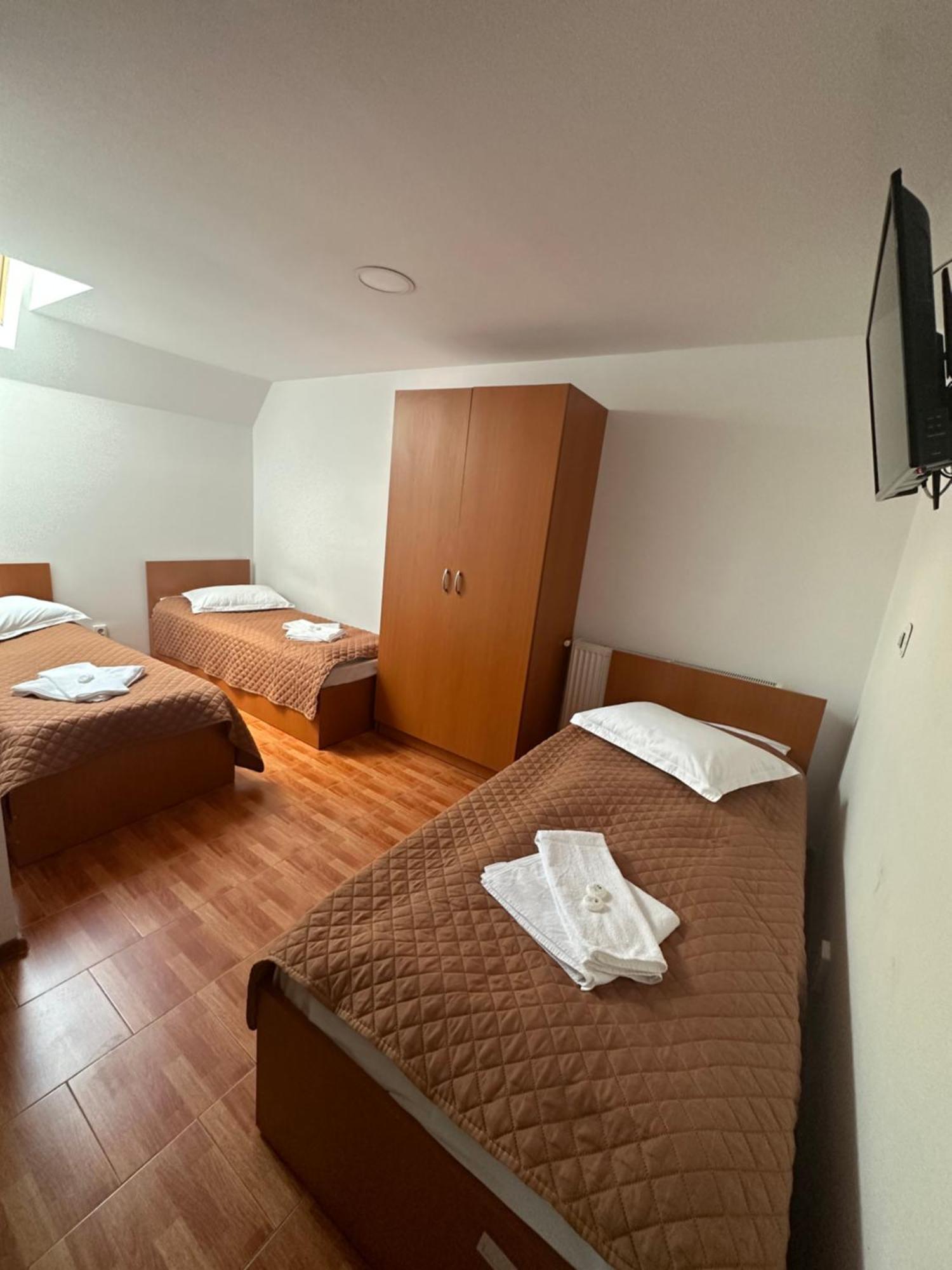 Casa Rustic Cazare Питещ Екстериор снимка
