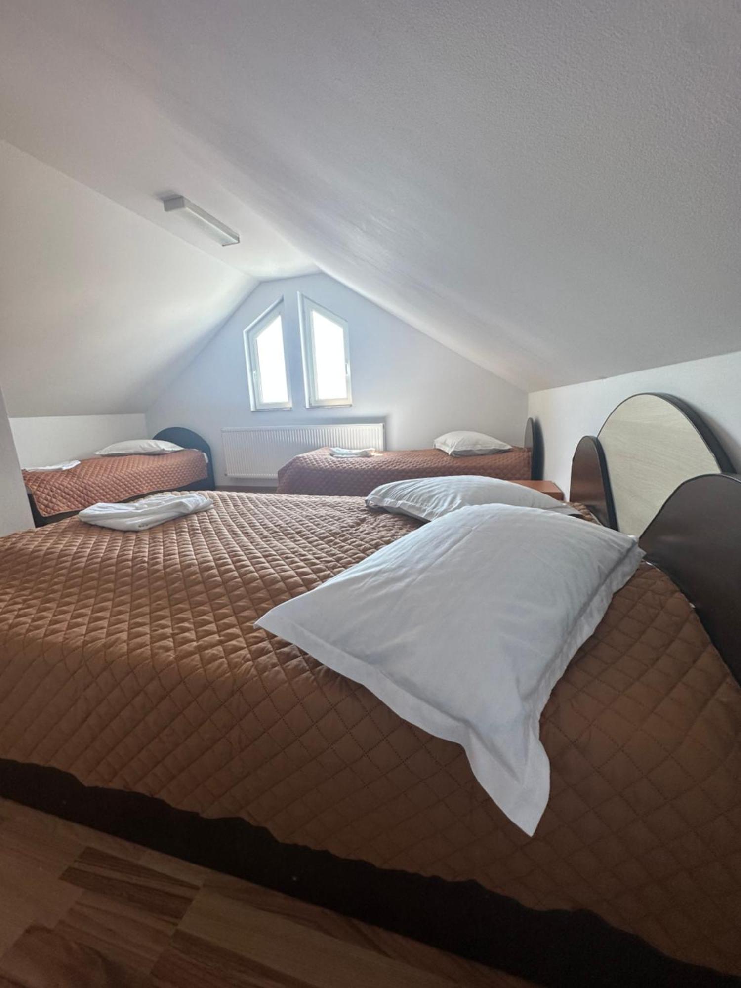Casa Rustic Cazare Питещ Екстериор снимка
